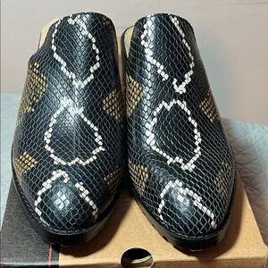 Crown Vintage Black and Tan Mules.  Size:  9M